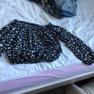 brandy Melville off shoulder blouse flower print